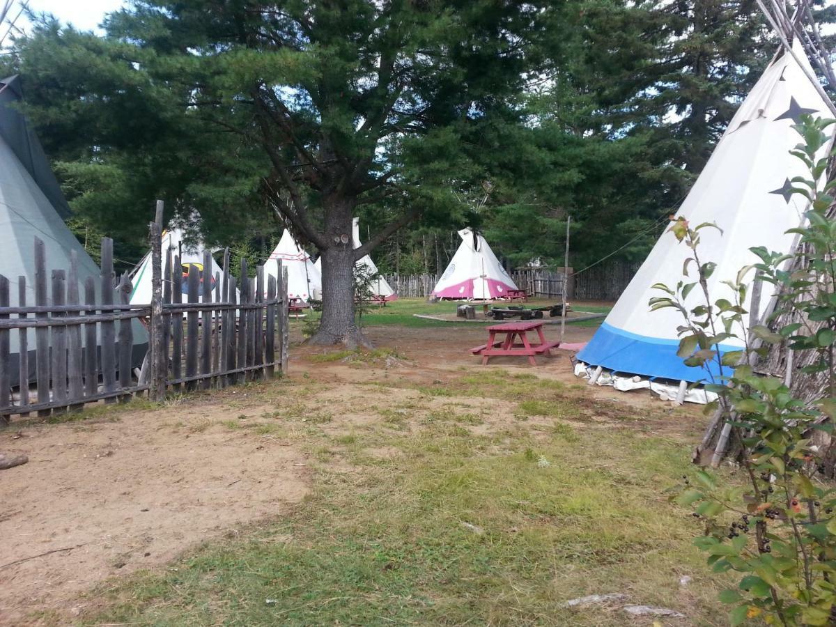 L'Auberge Refuge Du Trappeur Сен Матийо Дю Парк Екстериор снимка